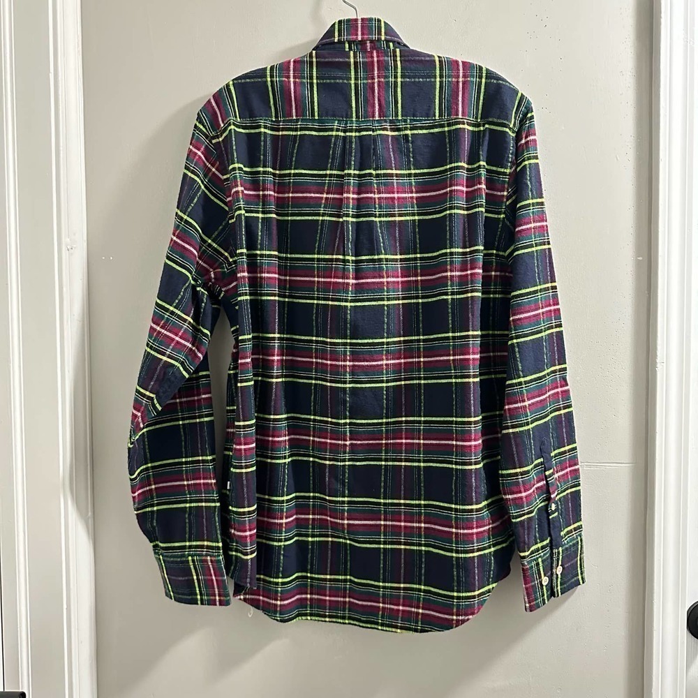 🔥FLASH SALE🔥
No Nationality Plaid button down shirt - Picture 4 of 8